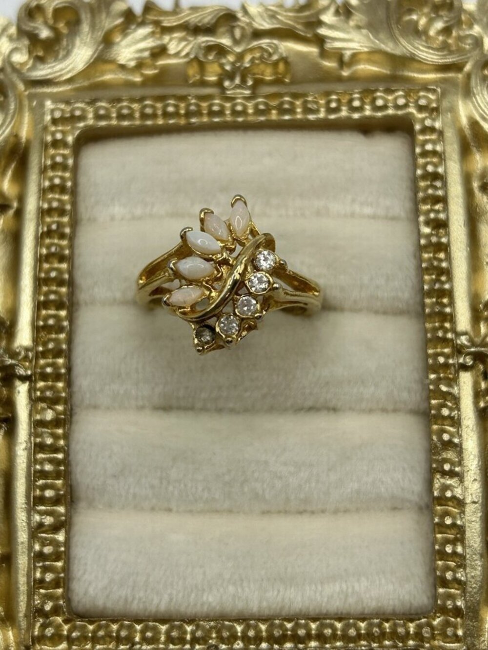 Vintage Gold Tone Floral Cluster Ring Opalescent Rhinestone Size 7.5 Cottagecore - Picture 1 of 12
